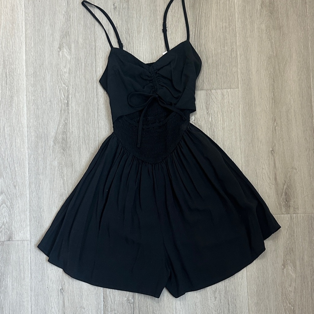 NWT HOLLISTER Black Spaghetti Strap short romper size XXS short